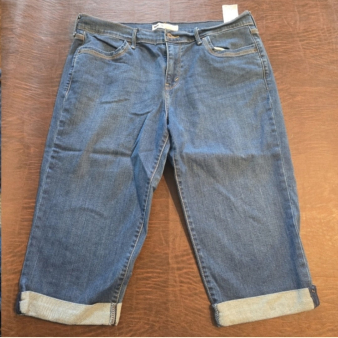 Women's Levi's Capris
