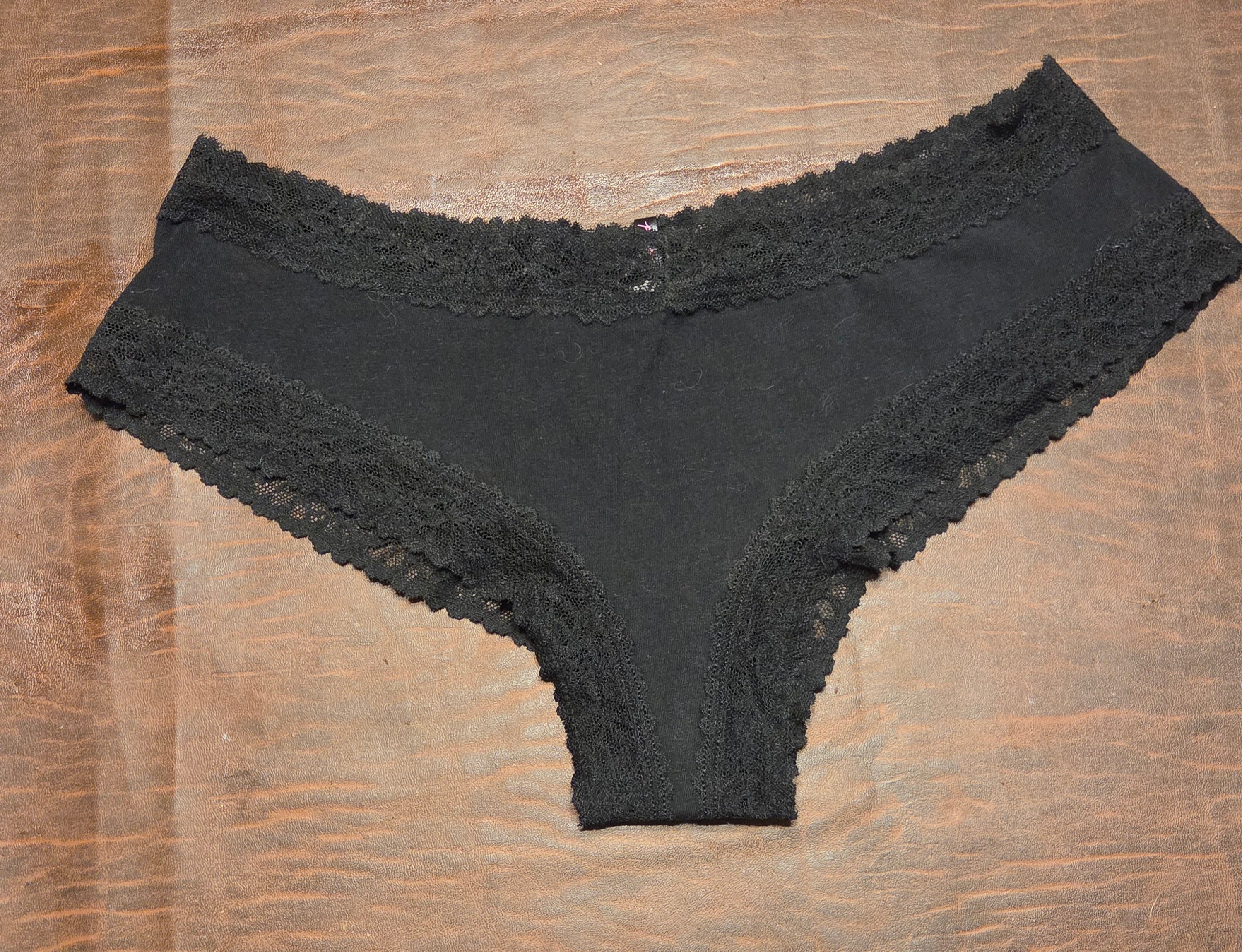 Victoria's Secret PINK Lace-Trim Cheekster Panty – Black